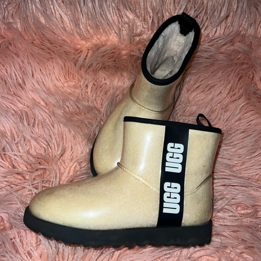 Ugg Classic Mini